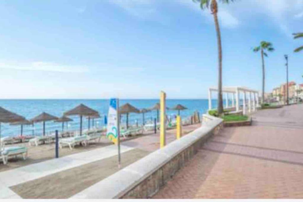 Apartamento Primera Linea De Playa Fuengirola Exteriér fotografie